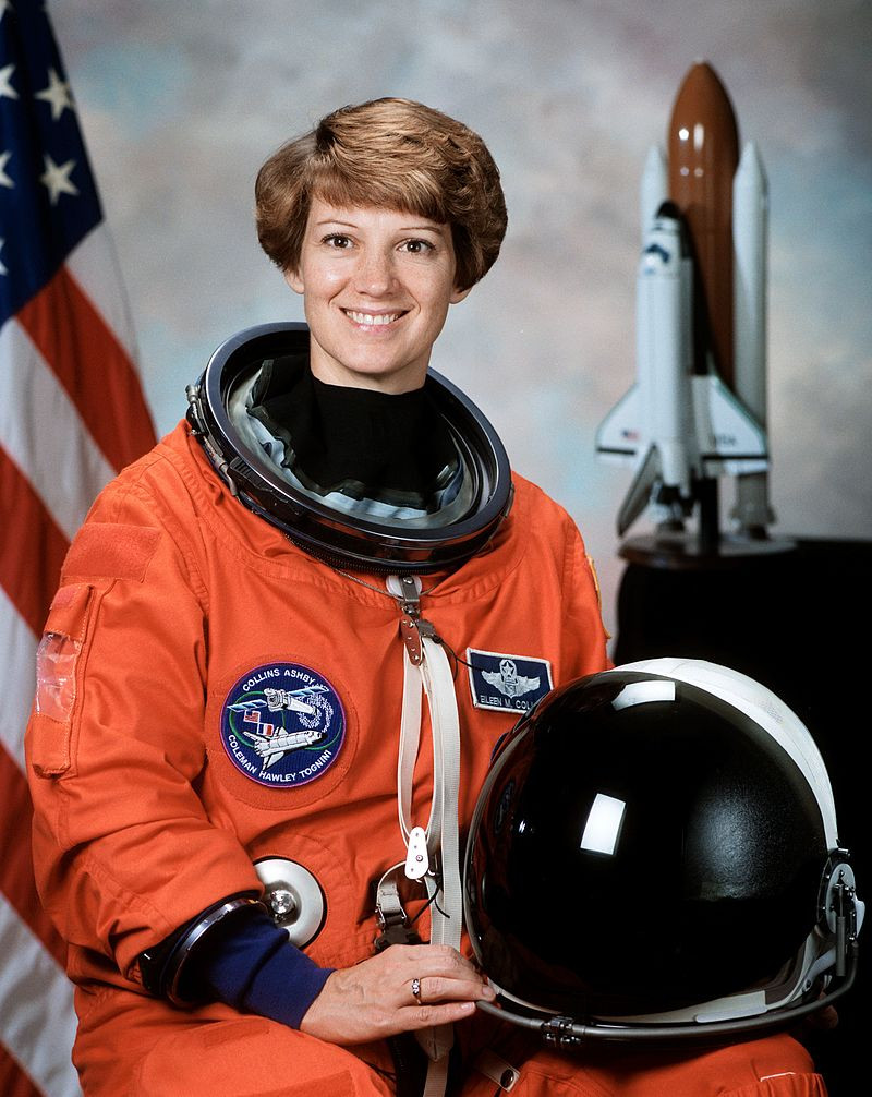 Eileen-Collins-first-female-shuttle-commander
